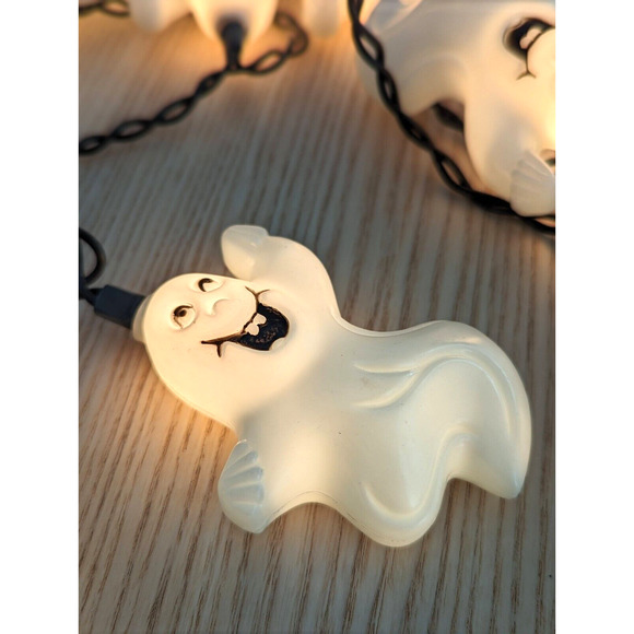Vtg Eerie Descents Glowing Ghoulish Ghosts Blow Mold Halloween String Light Rare - Picture 1 of 15